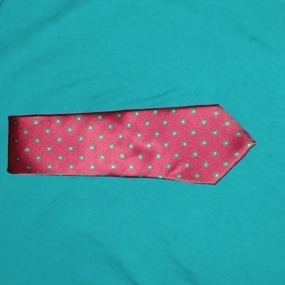 VGUC - Adolfo Red 100% Silk w/Tan, Blue & Black Small Hexagons Men’s Tie - Picture 2 of 6